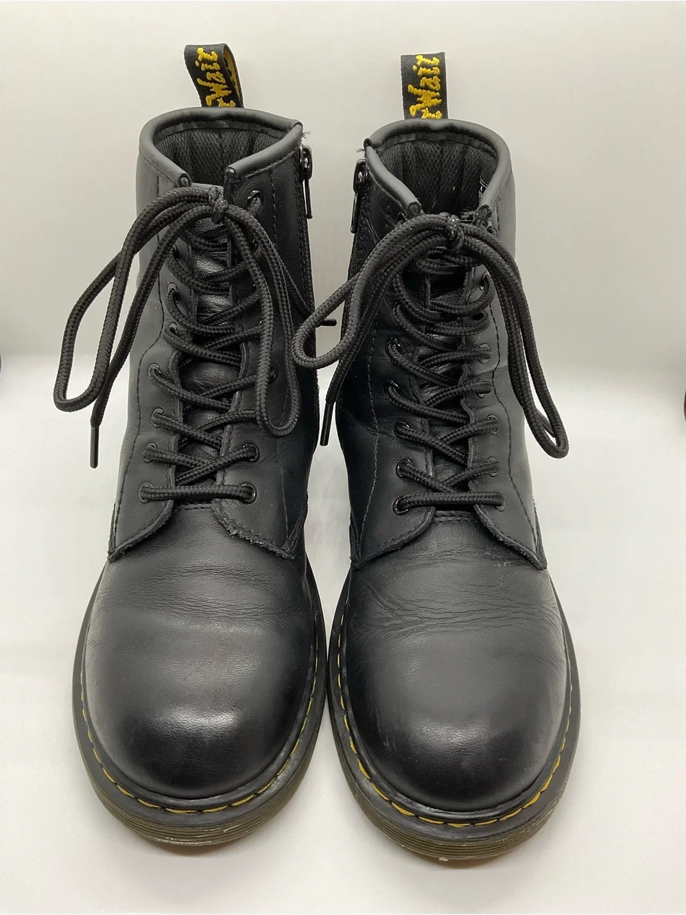 DR. MARTENS YOUTH 1460 SOFTY T LEATHER LACE UP BOOTS (8-hole) size 6